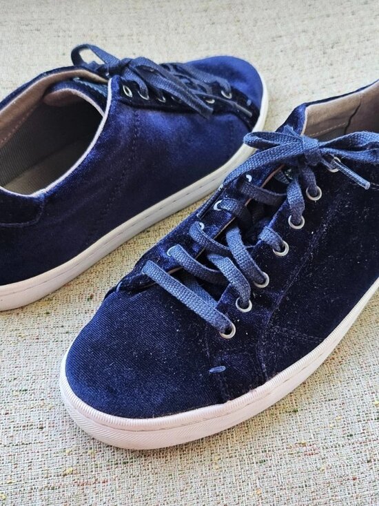 Cole Haan Shoes - Cole Haan Women Shoes navy Blue Velvet Upper Lace Up Sneaker Size 8.5 WO